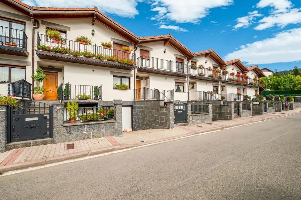 Magnifica Casa Con Jardin, Bbq E Hidromasaje Villa Leitza  Exterior photo
